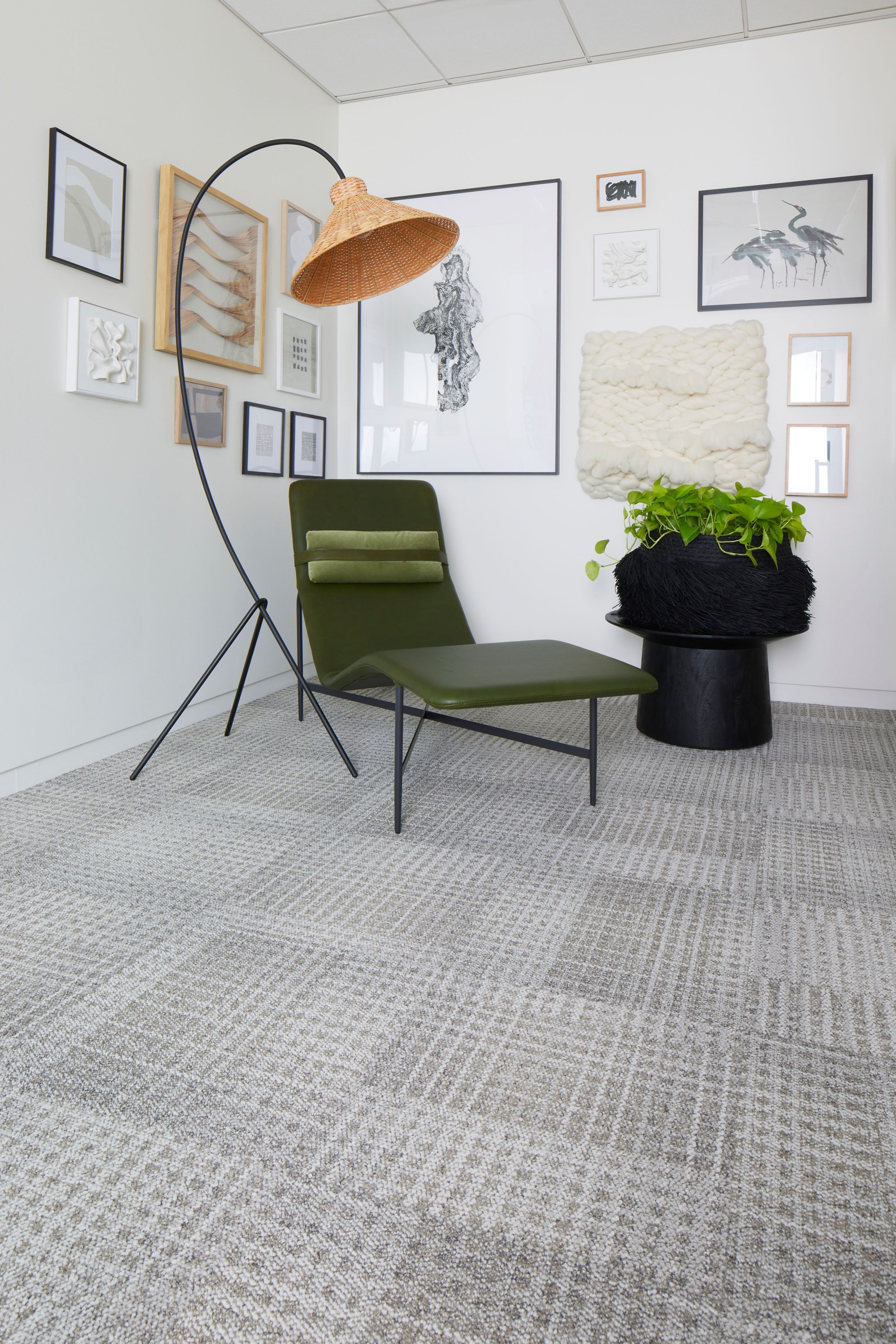 Breakout carpet tile in focus room with wood tones image number 8